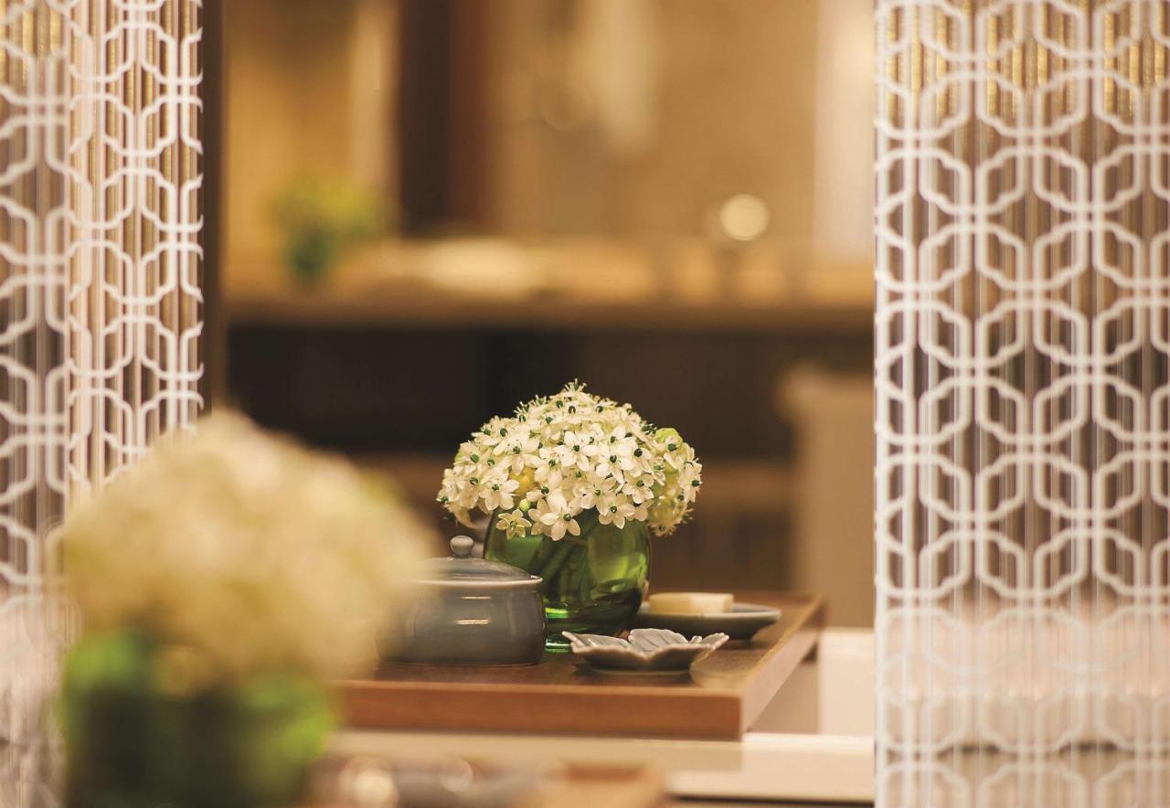 Shangri-La Far Eastern, Taipei Exterior photo The interior of a suite at the Taj Mahal Palace, Mumbai