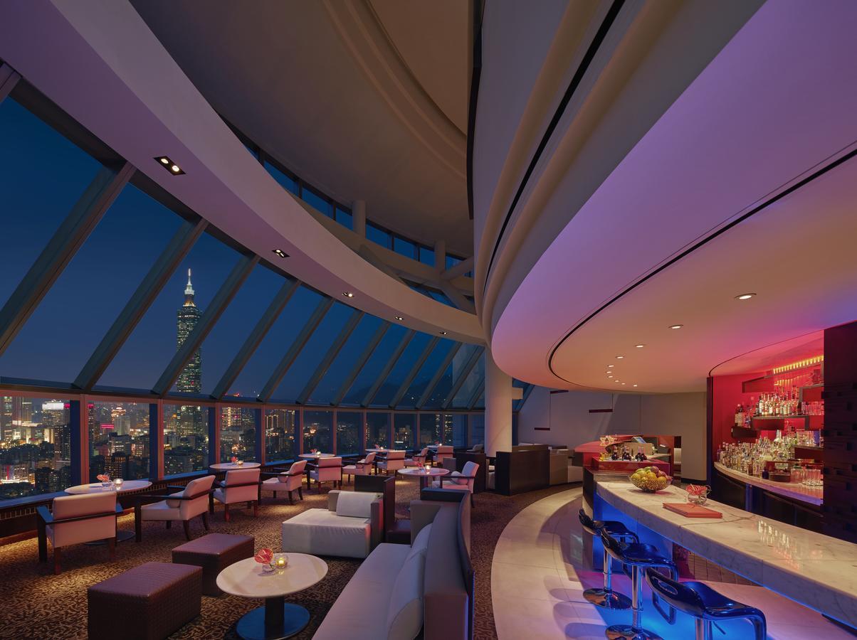 Shangri-La Far Eastern, Taipei Exterior photo The bar at the 57th floor of the Mandarin Oriental